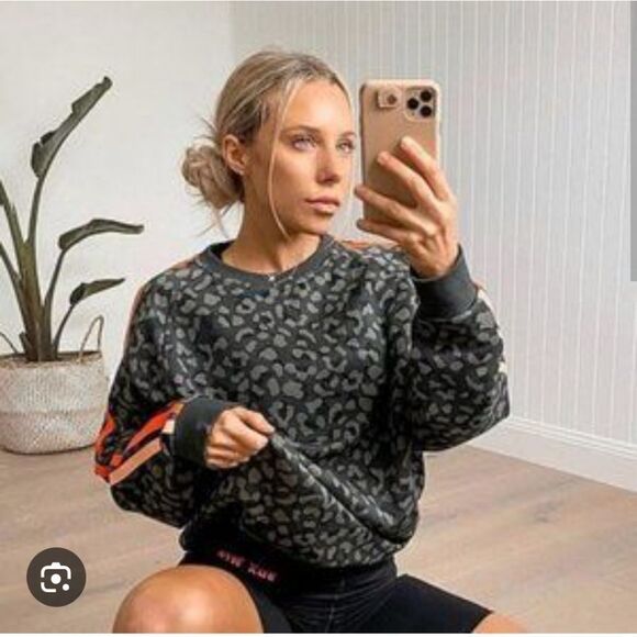 WHITE FOX X SARAH'S DAY camo Sweatshirt - Picture 1 of 5